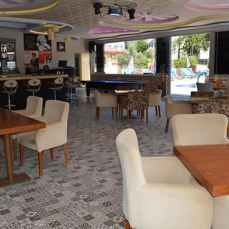 Yalcin Hotel & Villas โอลลุนเดนิซ ภายนอก รูปภาพ